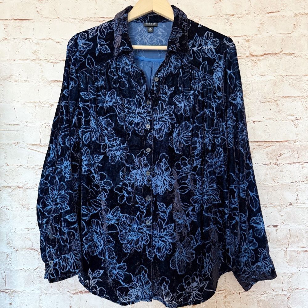 Torrid floral velvet button up shirt